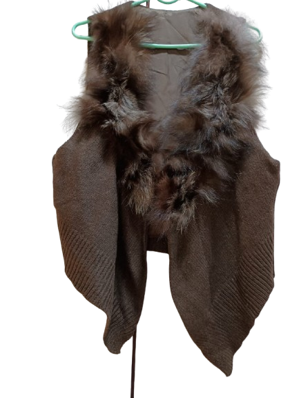 Winter Short Sleeveless Fur Shrug – Cozy & Stylish Layering for Women