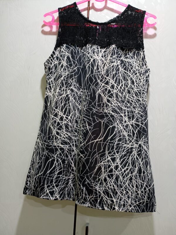 Black and White Sleeveless Top