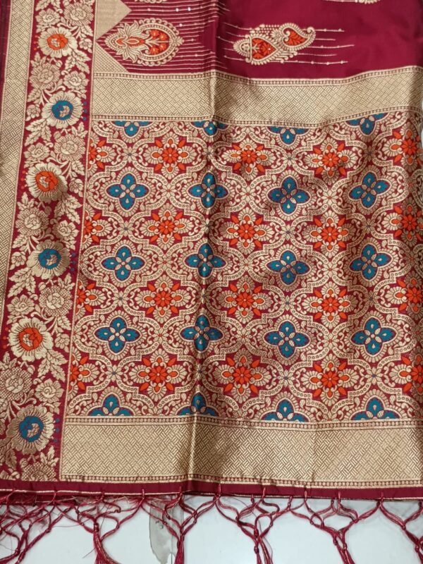 Needle Work Semi Silk With Pashmina Pallu